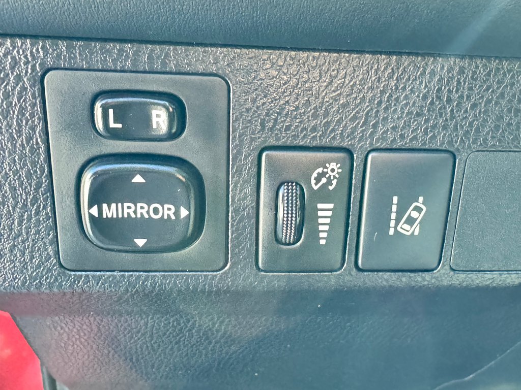 Toyota RAV4 XLE AWD / FINANCEMENT DISPONIBLE / 2017 à Thetford Mines, Québec - 36 - w1024h768px