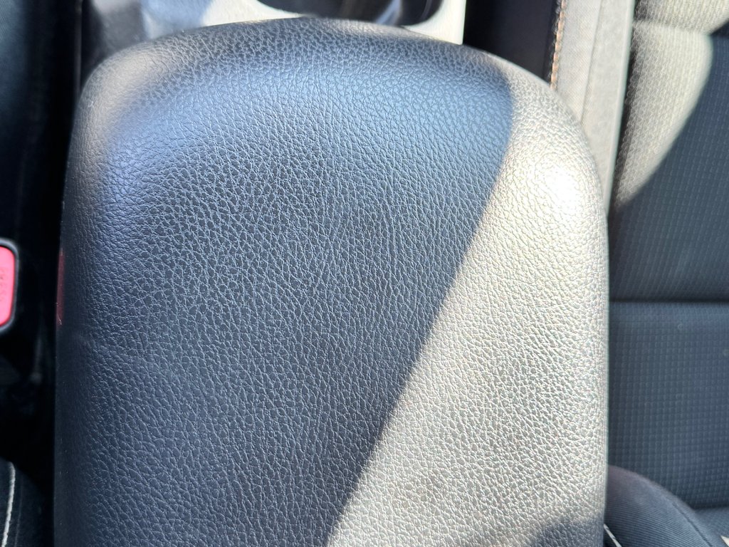 Toyota RAV4 XLE AWD / FINANCEMENT DISPONIBLE / 2017 à Thetford Mines, Québec - 54 - w1024h768px