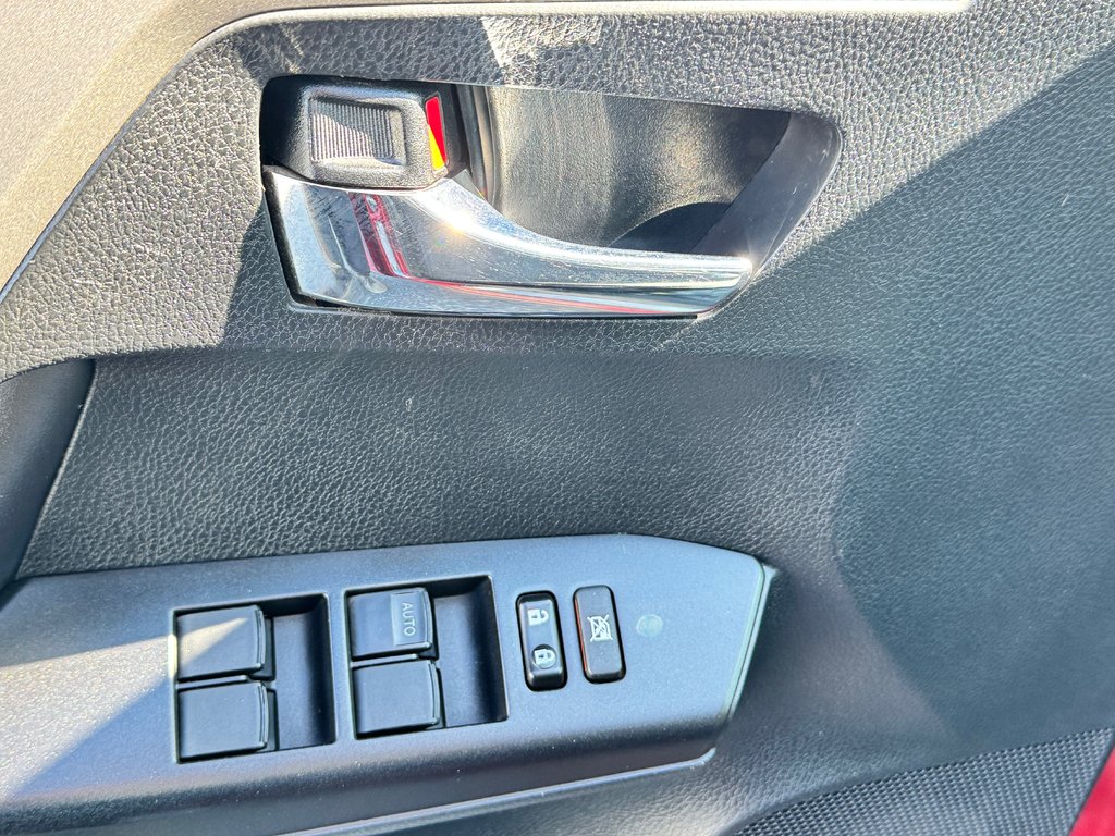 Toyota RAV4 XLE AWD / FINANCEMENT DISPONIBLE / 2017 à Thetford Mines, Québec - 29 - w1024h768px