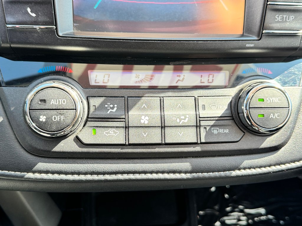 Toyota RAV4 XLE AWD / FINANCEMENT DISPONIBLE / 2017 à Thetford Mines, Québec - 48 - w1024h768px