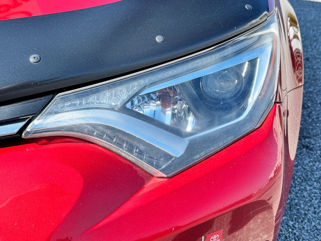 Toyota RAV4 XLE AWD / FINANCEMENT DISPONIBLE / 2017 à Thetford Mines, Québec - 11 - w1024h768px