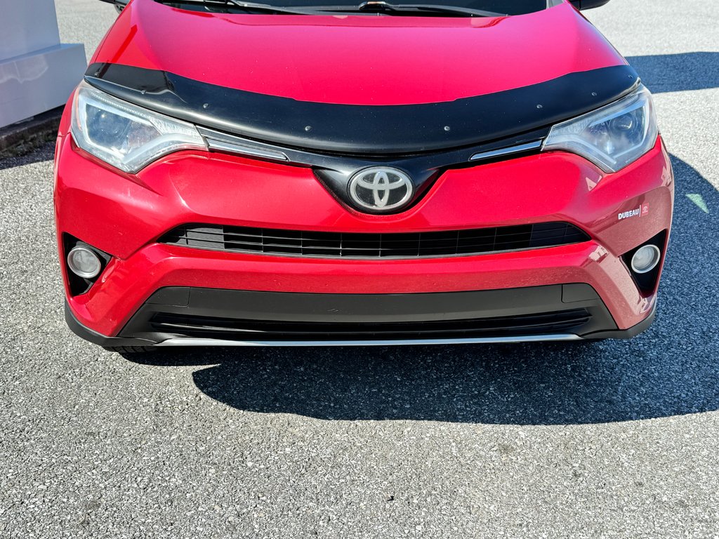 Toyota RAV4 XLE AWD / FINANCEMENT DISPONIBLE / 2017 à Thetford Mines, Québec - 14 - w1024h768px