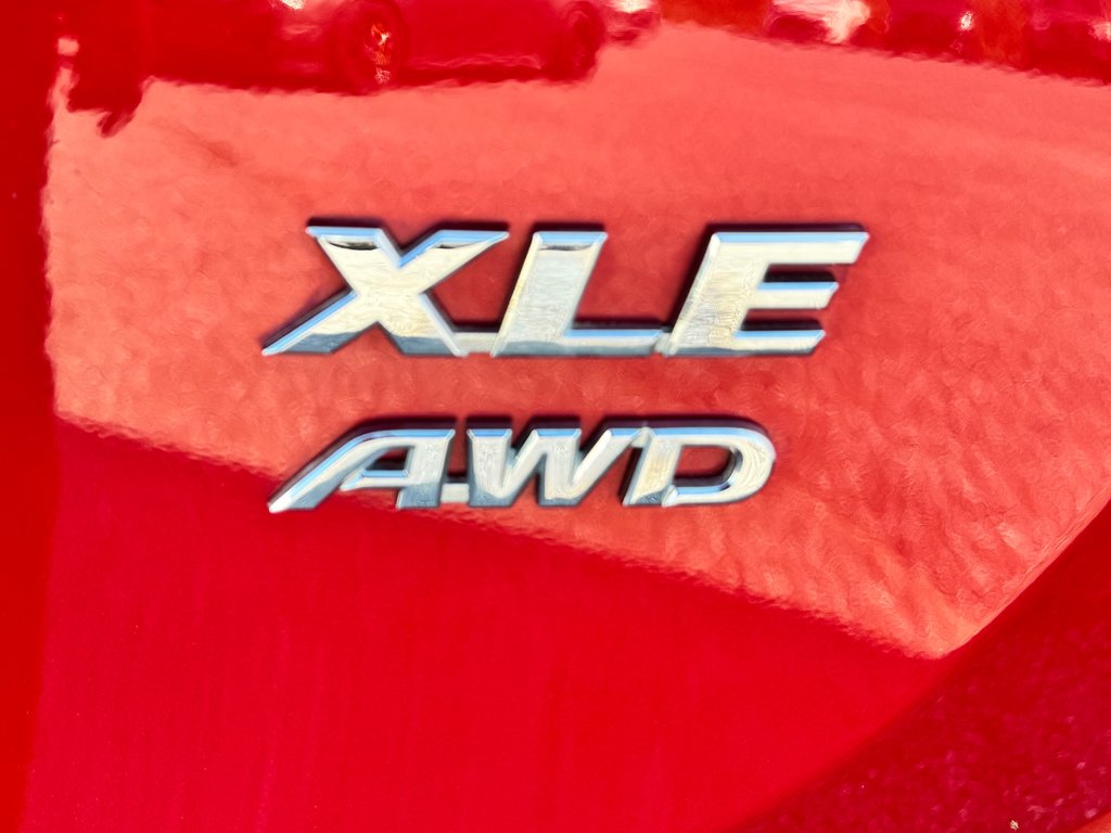 Toyota RAV4 XLE AWD / FINANCEMENT DISPONIBLE / 2017 à Thetford Mines, Québec - 26 - w1024h768px
