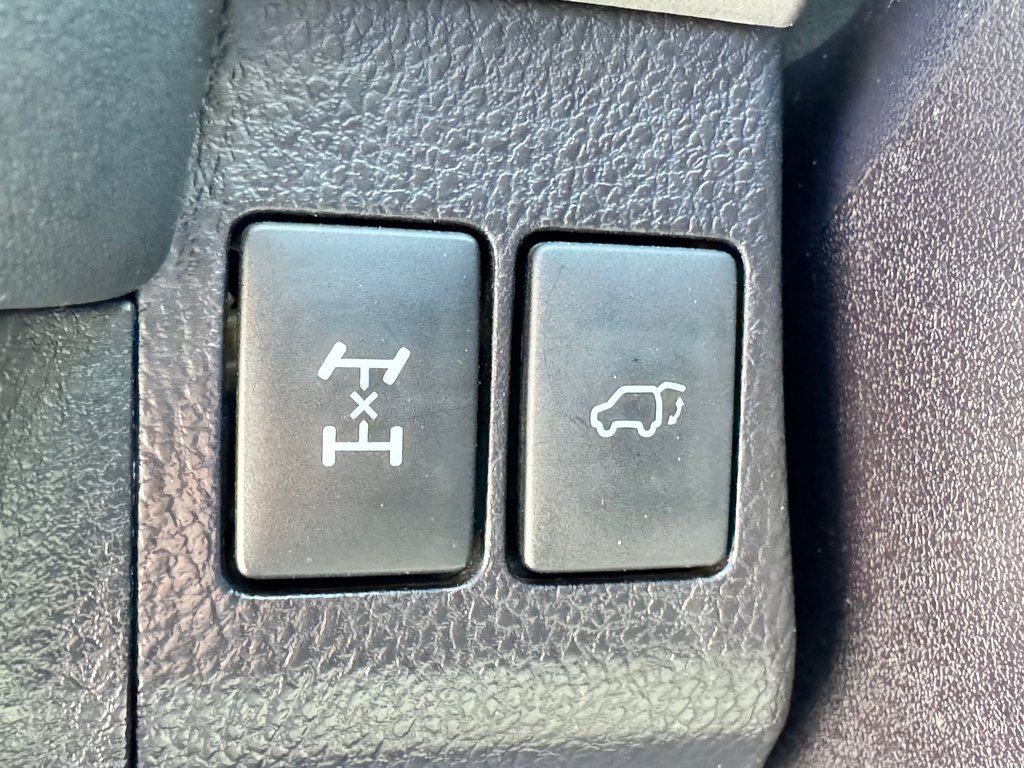 Toyota RAV4 XLE AWD / FINANCEMENT DISPONIBLE / 2017 à Thetford Mines, Québec - 37 - w1024h768px