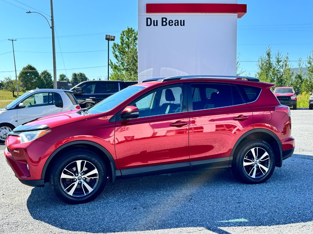 Toyota RAV4 XLE AWD / FINANCEMENT DISPONIBLE / 2017 à Thetford Mines, Québec - 8 - w1024h768px