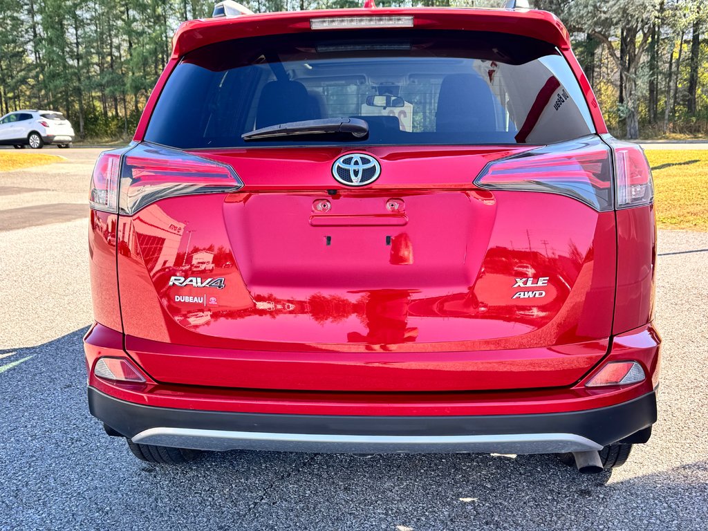Toyota RAV4 XLE AWD / FINANCEMENT DISPONIBLE / 2017 à Thetford Mines, Québec - 27 - w1024h768px
