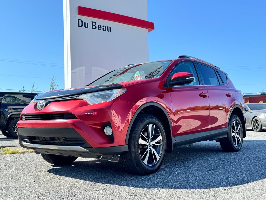 Toyota RAV4 XLE AWD / FINANCEMENT DISPONIBLE / 2017 à Thetford Mines, Québec - 2 - w1024h768px