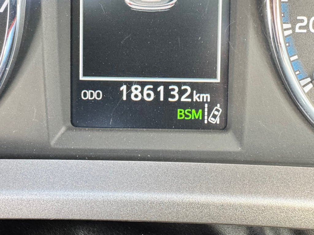 Toyota RAV4 XLE AWD / FINANCEMENT DISPONIBLE / 2017 à Thetford Mines, Québec - 45 - w1024h768px