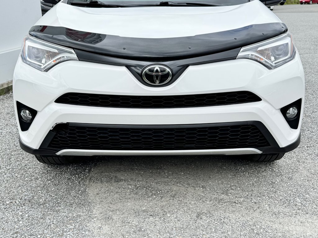 Toyota RAV4 SE AWD / CUIR / GPS / HITCH ET +++ / 2018 à Thetford Mines, Québec - 13 - w1024h768px
