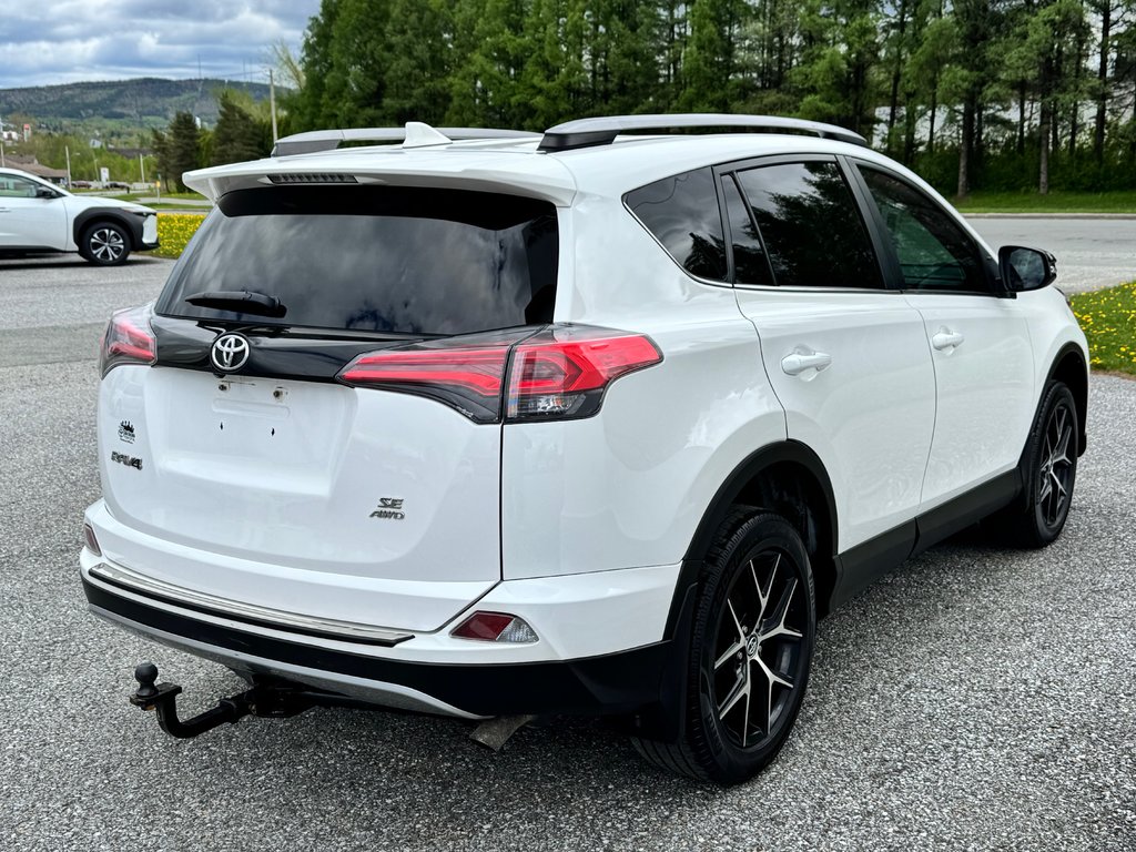 Toyota RAV4 SE AWD / CUIR / GPS / HITCH ET +++ / 2018 à Thetford Mines, Québec - 4 - w1024h768px