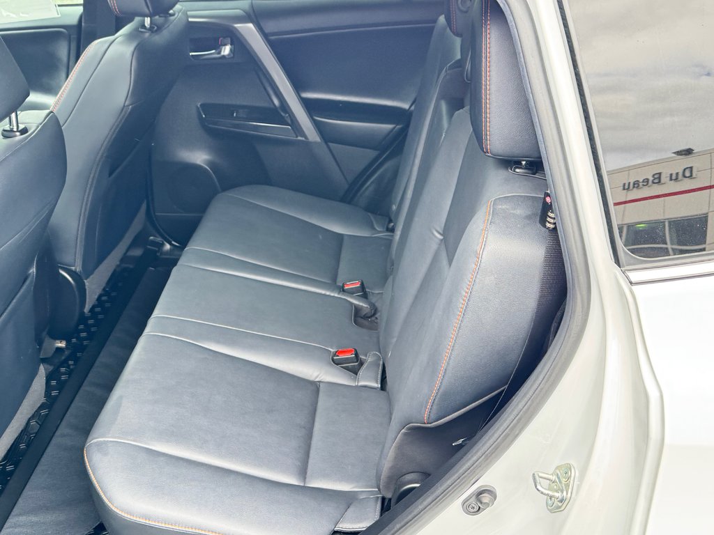 Toyota RAV4 SE AWD / CUIR / GPS / HITCH ET +++ / 2018 à Thetford Mines, Québec - 67 - w1024h768px