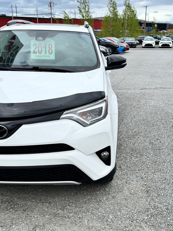 Toyota RAV4 SE AWD / CUIR / GPS / HITCH ET +++ / 2018 à Thetford Mines, Québec - 8 - w1024h768px