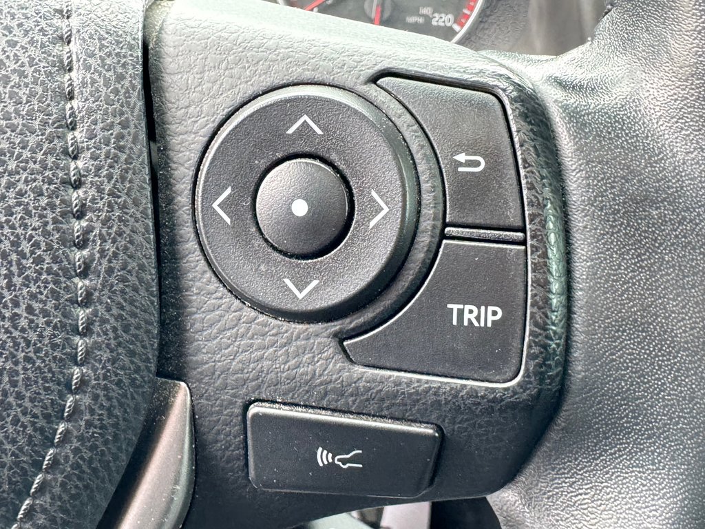 Toyota RAV4 SE AWD / CUIR / GPS / HITCH ET +++ / 2018 à Thetford Mines, Québec - 44 - w1024h768px