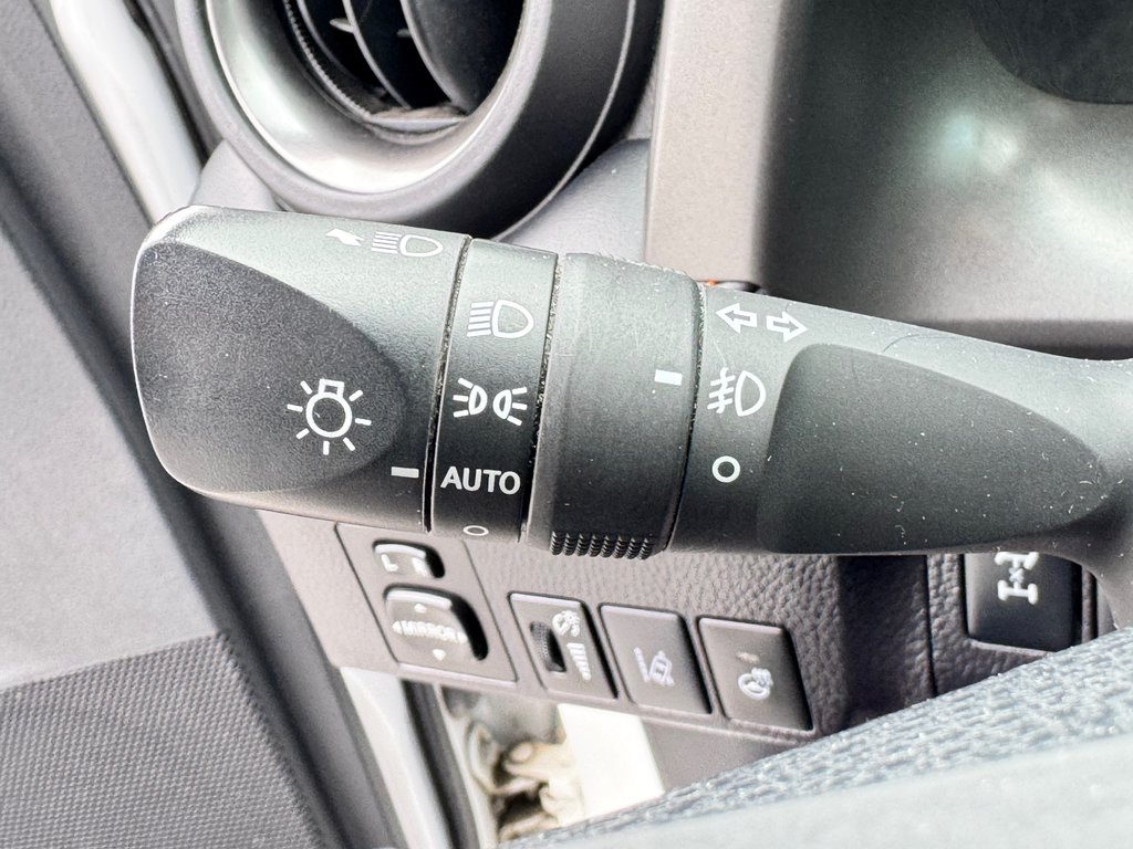 Toyota RAV4 SE AWD / CUIR / GPS / HITCH ET +++ / 2018 à Thetford Mines, Québec - 43 - w1024h768px