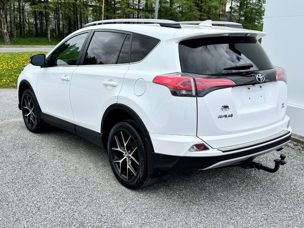 Toyota RAV4 SE AWD / CUIR / GPS / HITCH ET +++ / 2018 à Thetford Mines, Québec - 6 - w1024h768px