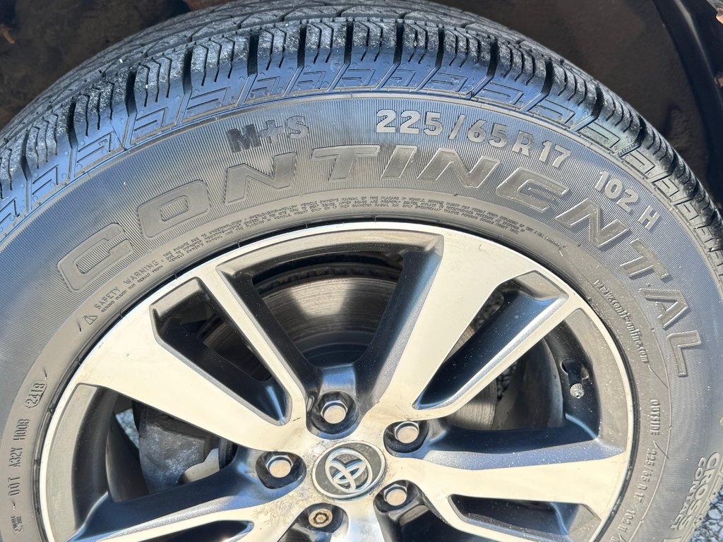 2018 Toyota RAV4 XLE AWD / 60,000KM WOW ! MOINS CHER DU NET / in Thetford Mines, Quebec - 17 - w1024h768px