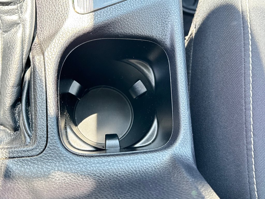 2018 Toyota RAV4 XLE AWD / 60,000KM WOW ! MOINS CHER DU NET / in Thetford Mines, Quebec - 50 - w1024h768px