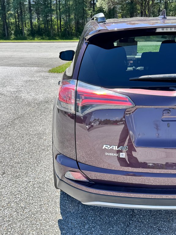 2018 Toyota RAV4 XLE AWD / 60,000KM WOW ! MOINS CHER DU NET / in Thetford Mines, Quebec - 22 - w1024h768px