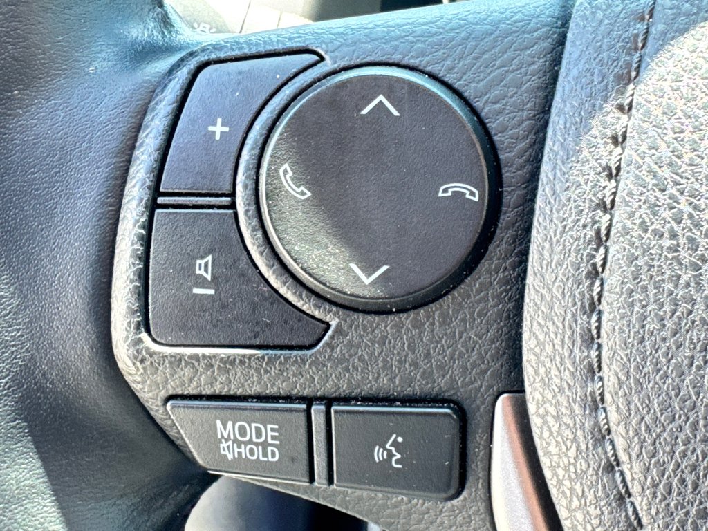2018 Toyota RAV4 XLE AWD / 60,000KM WOW ! MOINS CHER DU NET / in Thetford Mines, Quebec - 38 - w1024h768px