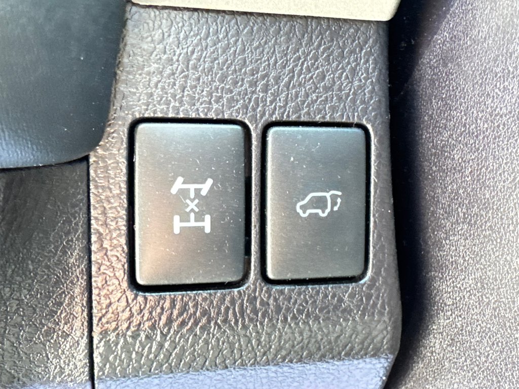 2018 Toyota RAV4 XLE AWD / 60,000KM WOW ! MOINS CHER DU NET / in Thetford Mines, Quebec - 35 - w1024h768px