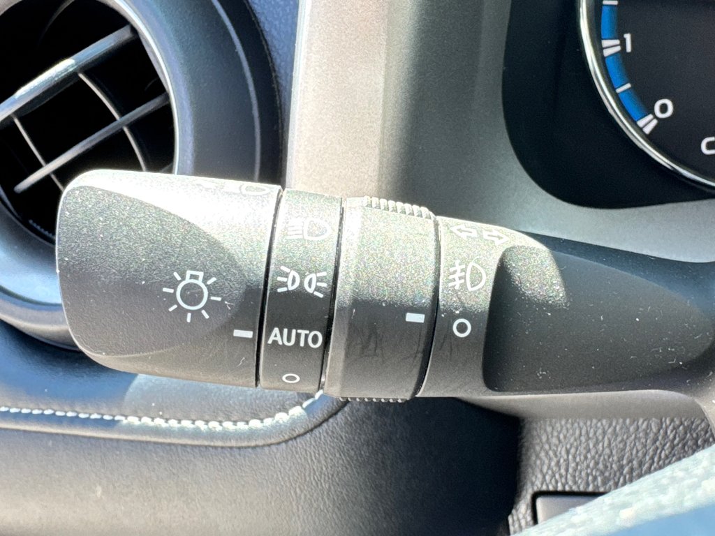 2018 Toyota RAV4 XLE AWD / 60,000KM WOW ! MOINS CHER DU NET / in Thetford Mines, Quebec - 39 - w1024h768px