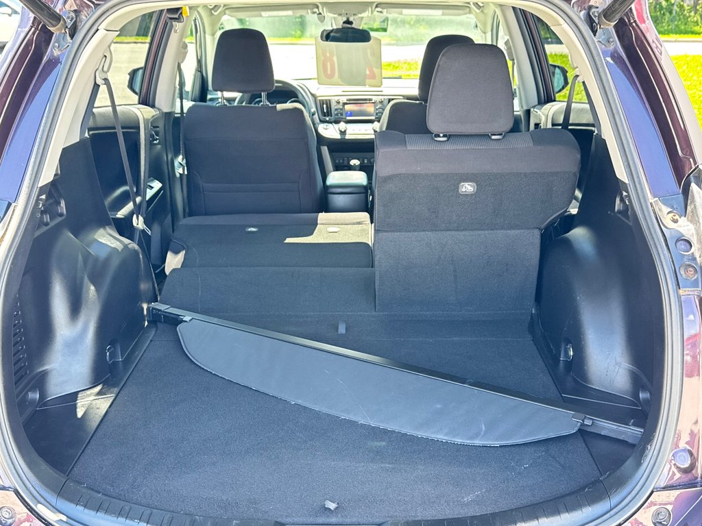 2018 Toyota RAV4 XLE AWD / 60,000KM WOW ! MOINS CHER DU NET / in Thetford Mines, Quebec - 62 - w1024h768px