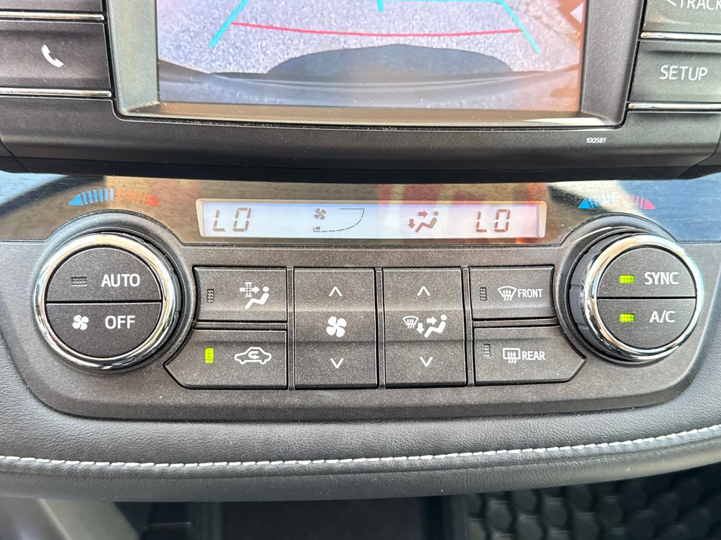 2018 Toyota RAV4 XLE AWD / 60,000KM WOW ! MOINS CHER DU NET / in Thetford Mines, Quebec - 46 - w1024h768px