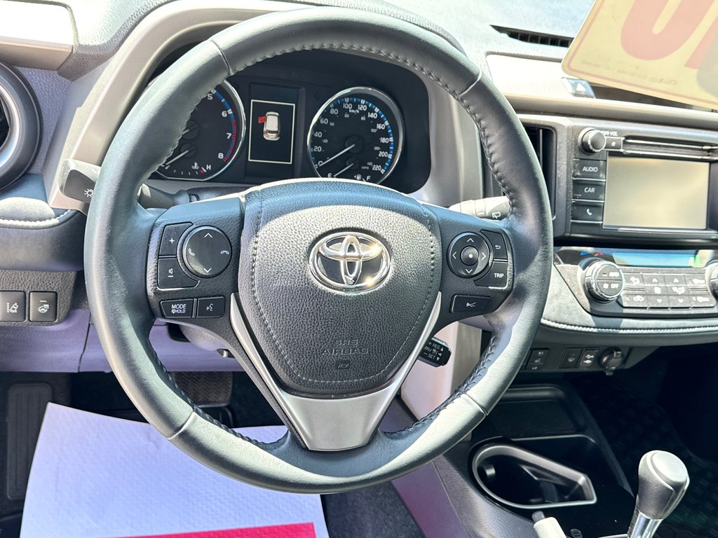 2018 Toyota RAV4 XLE AWD / 60,000KM WOW ! MOINS CHER DU NET / in Thetford Mines, Quebec - 37 - w1024h768px