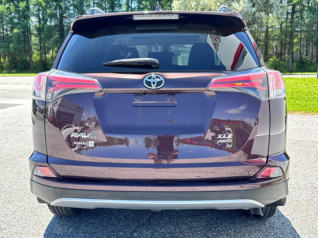 2018 Toyota RAV4 XLE AWD / 60,000KM WOW ! MOINS CHER DU NET / in Thetford Mines, Quebec - 26 - w1024h768px