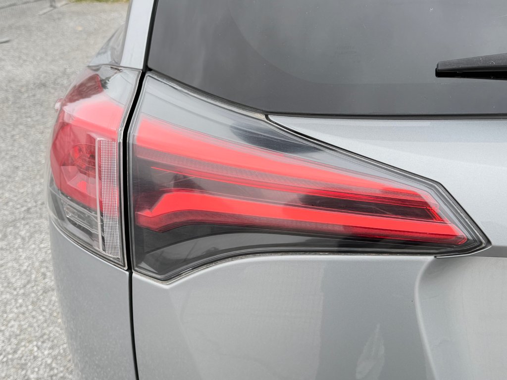Toyota RAV4 LE AWD /BLUETOOTH / PNEUS ÉTÉ NEUFS 2018 à Thetford Mines, Québec - 22 - w1024h768px