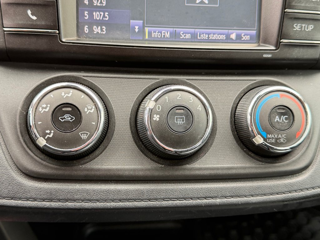 Toyota RAV4 LE AWD /BLUETOOTH / PNEUS ÉTÉ NEUFS 2018 à Thetford Mines, Québec - 41 - w1024h768px