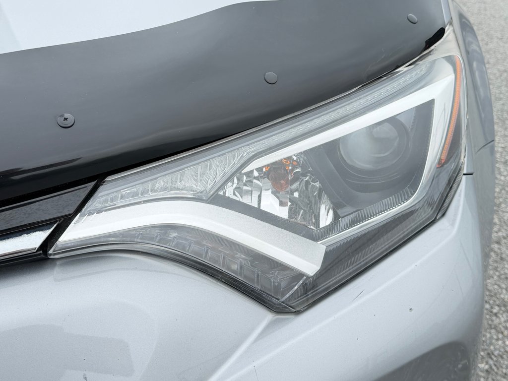 Toyota RAV4 LE AWD /BLUETOOTH / PNEUS ÉTÉ NEUFS 2018 à Thetford Mines, Québec - 11 - w1024h768px