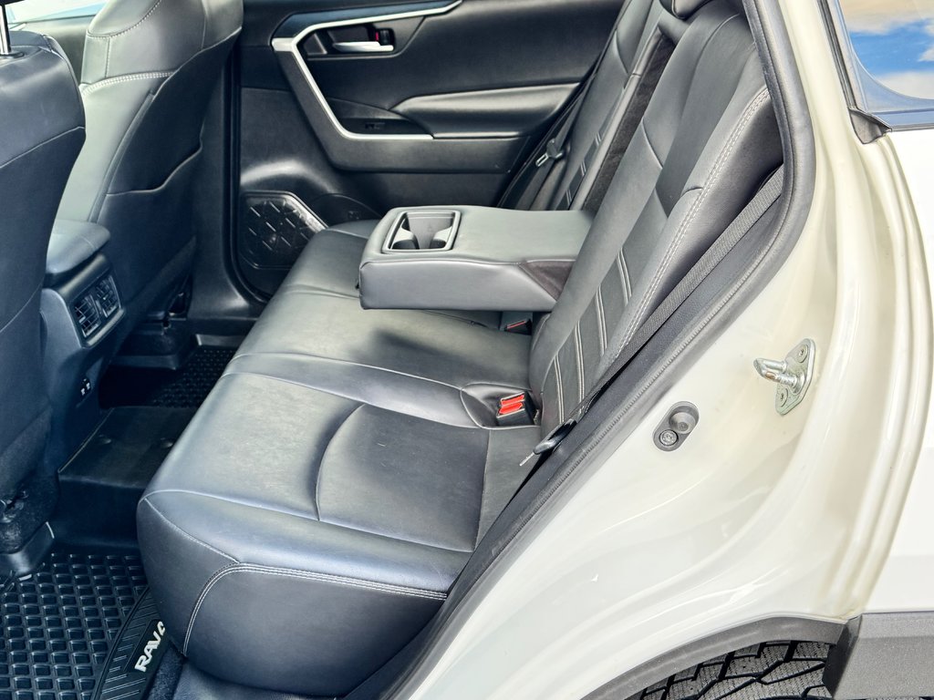 Toyota RAV4 XLE PREMIUM AWD / MAGS 19 / CUIR / 2019 à Thetford Mines, Québec - 59 - w1024h768px