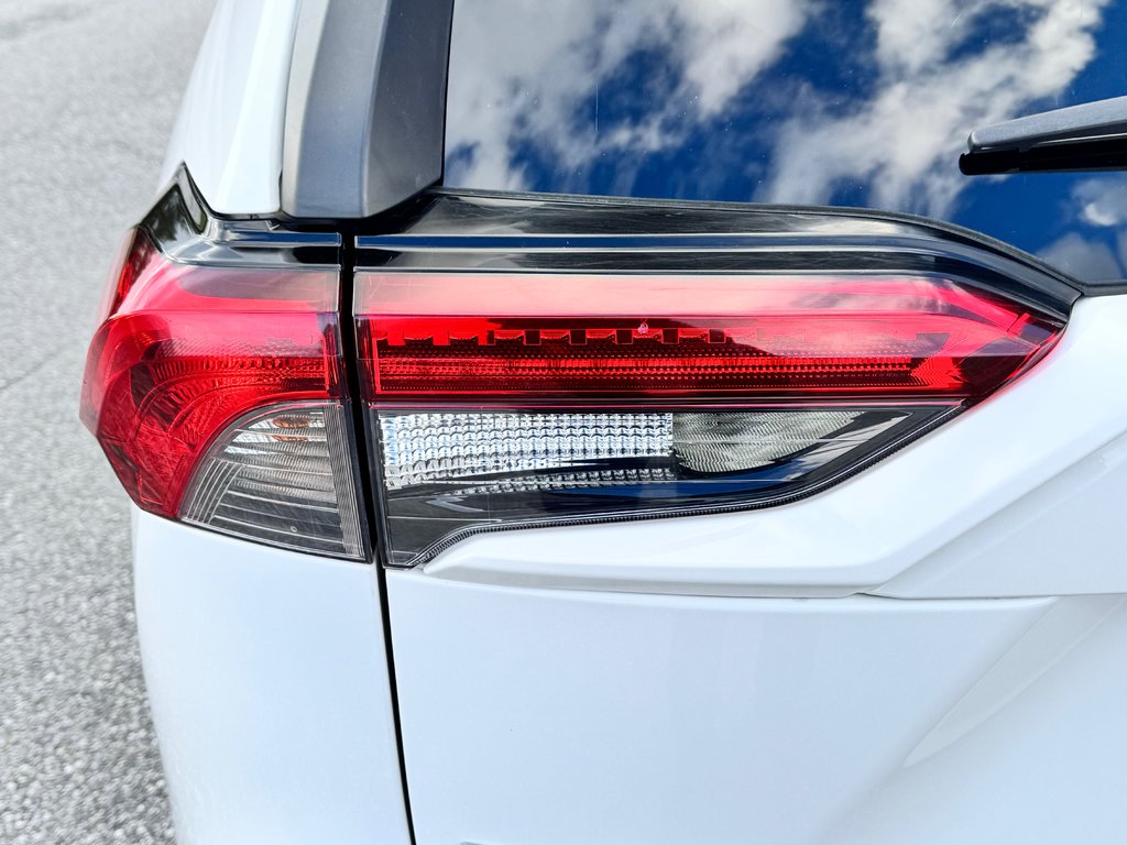 Toyota RAV4 XLE PREMIUM AWD / MAGS 19 / CUIR / 2019 à Thetford Mines, Québec - 22 - w1024h768px