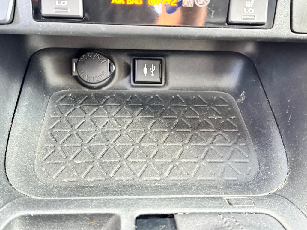 Toyota RAV4 XLE PREMIUM AWD / MAGS 19 / CUIR / 2019 à Thetford Mines, Québec - 46 - w1024h768px