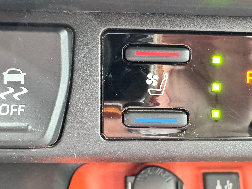 Toyota RAV4 TRAIL AWD / HITCH / MEILLEUR PRIX GARANTIS / 2019 à Thetford Mines, Québec - 51 - w1024h768px