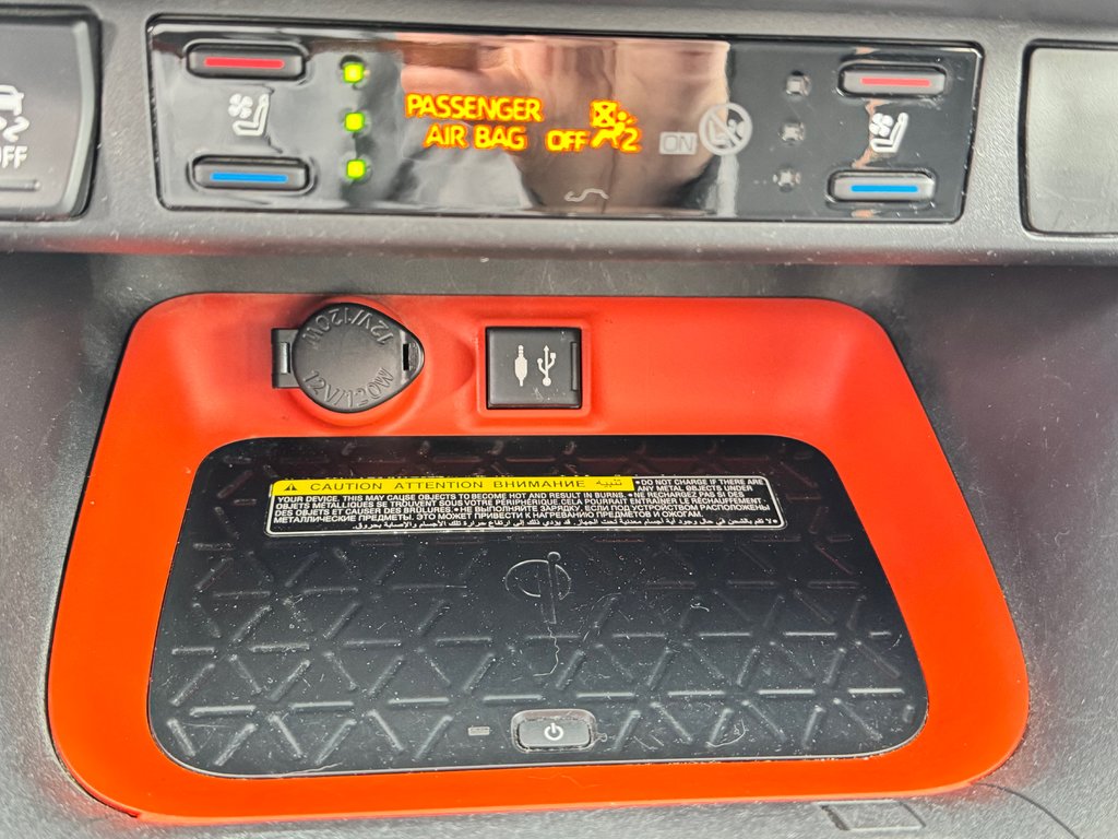 Toyota RAV4 TRAIL AWD / HITCH / MEILLEUR PRIX GARANTIS / 2019 à Thetford Mines, Québec - 50 - w1024h768px
