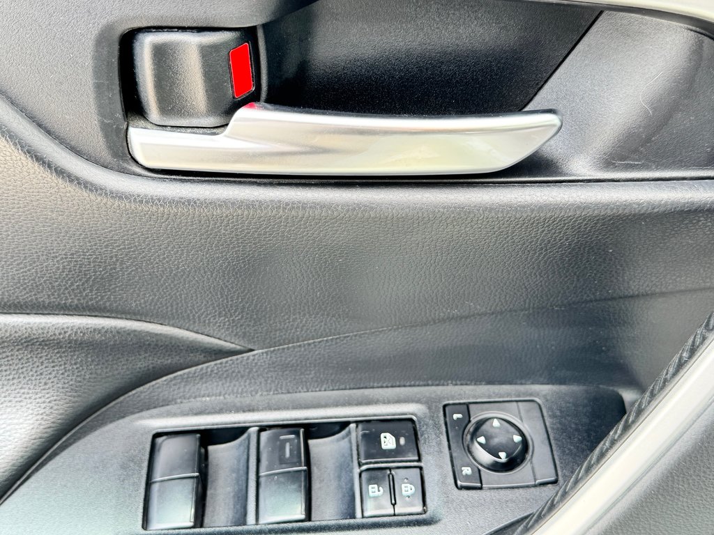 Toyota RAV4 TRAIL AWD / HITCH / MEILLEUR PRIX GARANTIS / 2019 à Thetford Mines, Québec - 31 - w1024h768px