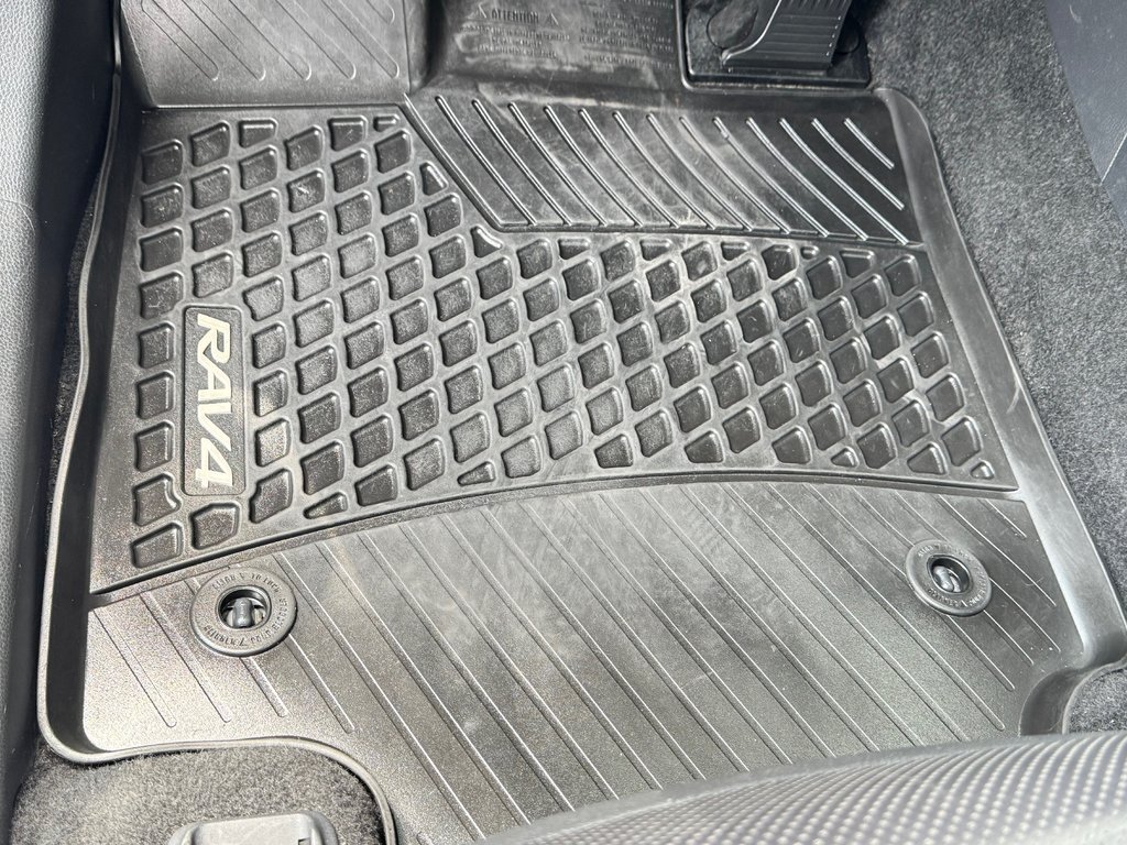 Toyota RAV4 TRAIL AWD / HITCH / MEILLEUR PRIX GARANTIS / 2019 à Thetford Mines, Québec - 40 - w1024h768px