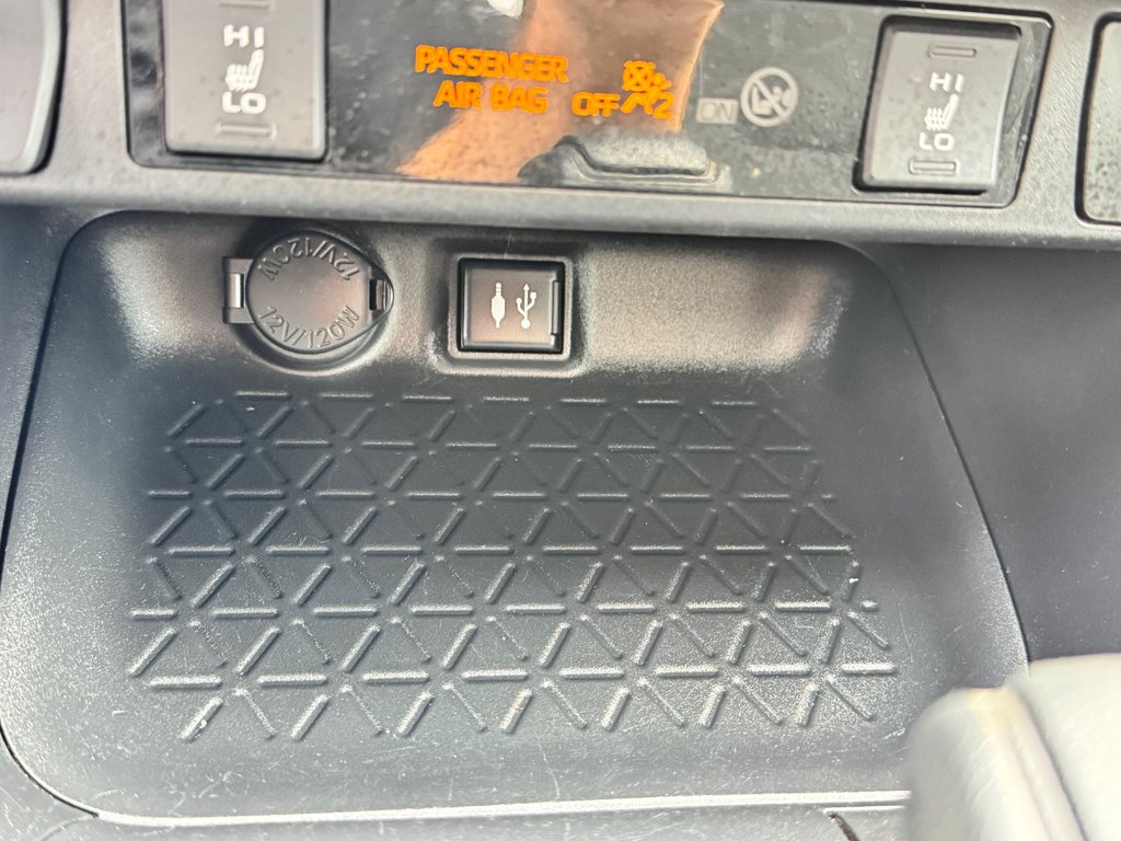 Toyota RAV4 XLE AWD / TRÈS BAS KILOS / FIABILITÉ ASSURÉE / 2019 à Thetford Mines, Québec - 48 - w1024h768px