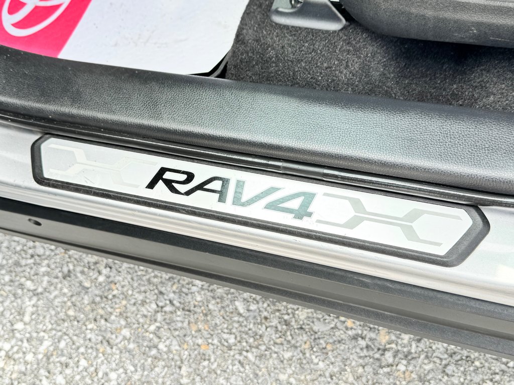 Toyota RAV4 XLE AWD / TRÈS BAS KILOS / FIABILITÉ ASSURÉE / 2019 à Thetford Mines, Québec - 34 - w1024h768px