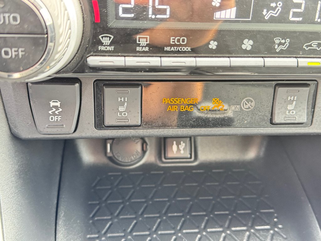 Toyota RAV4 XLE AWD / TRÈS BAS KILOS / FIABILITÉ ASSURÉE / 2019 à Thetford Mines, Québec - 47 - w1024h768px