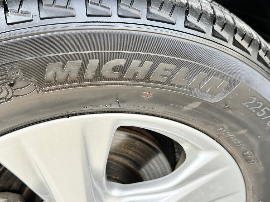 Toyota RAV4 XLE AWD / TRÈS BAS KILOS / FIABILITÉ ASSURÉE / 2019 à Thetford Mines, Québec - 18 - w1024h768px