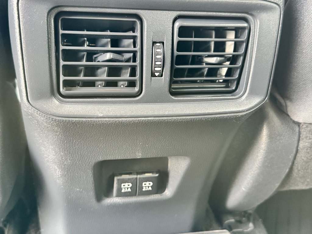 Toyota RAV4 XLE AWD / TRÈS BAS KILOS / FIABILITÉ ASSURÉE / 2019 à Thetford Mines, Québec - 63 - w1024h768px