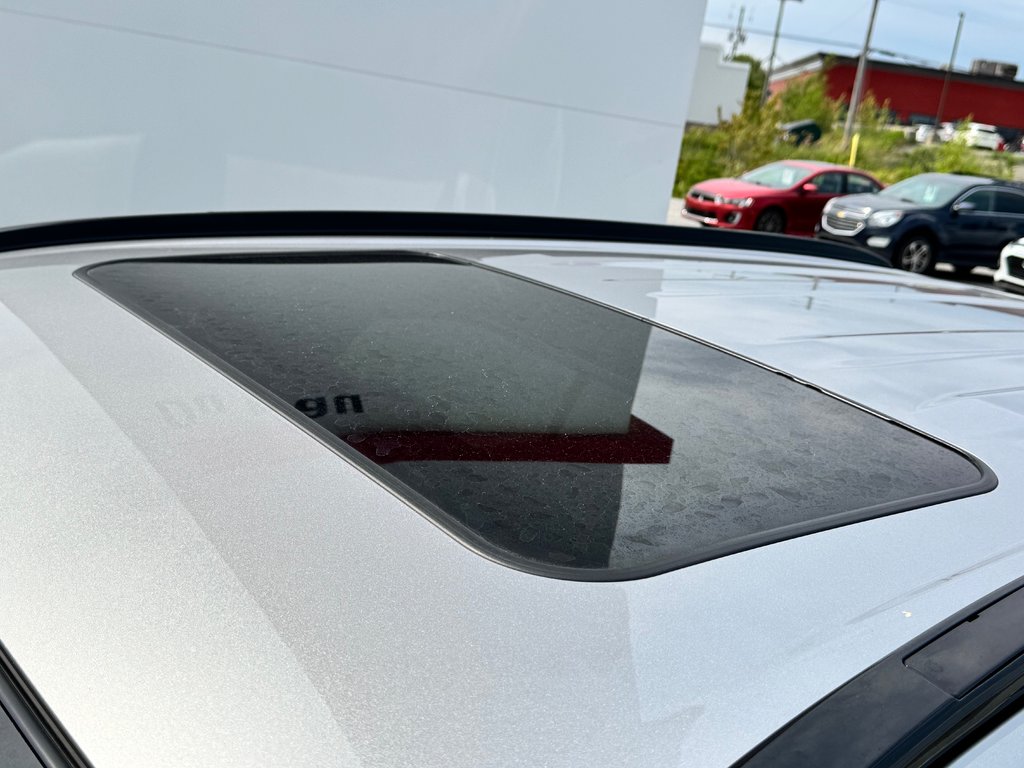 Toyota RAV4 XLE AWD / TRÈS BAS KILOS / FIABILITÉ ASSURÉE / 2019 à Thetford Mines, Québec - 21 - w1024h768px