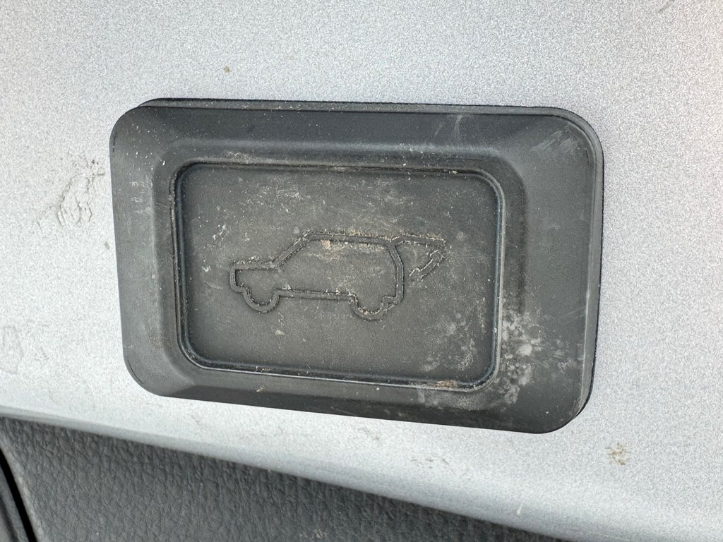 Toyota RAV4 XLE AWD / TRÈS BAS KILOS / FIABILITÉ ASSURÉE / 2019 à Thetford Mines, Québec - 69 - w1024h768px