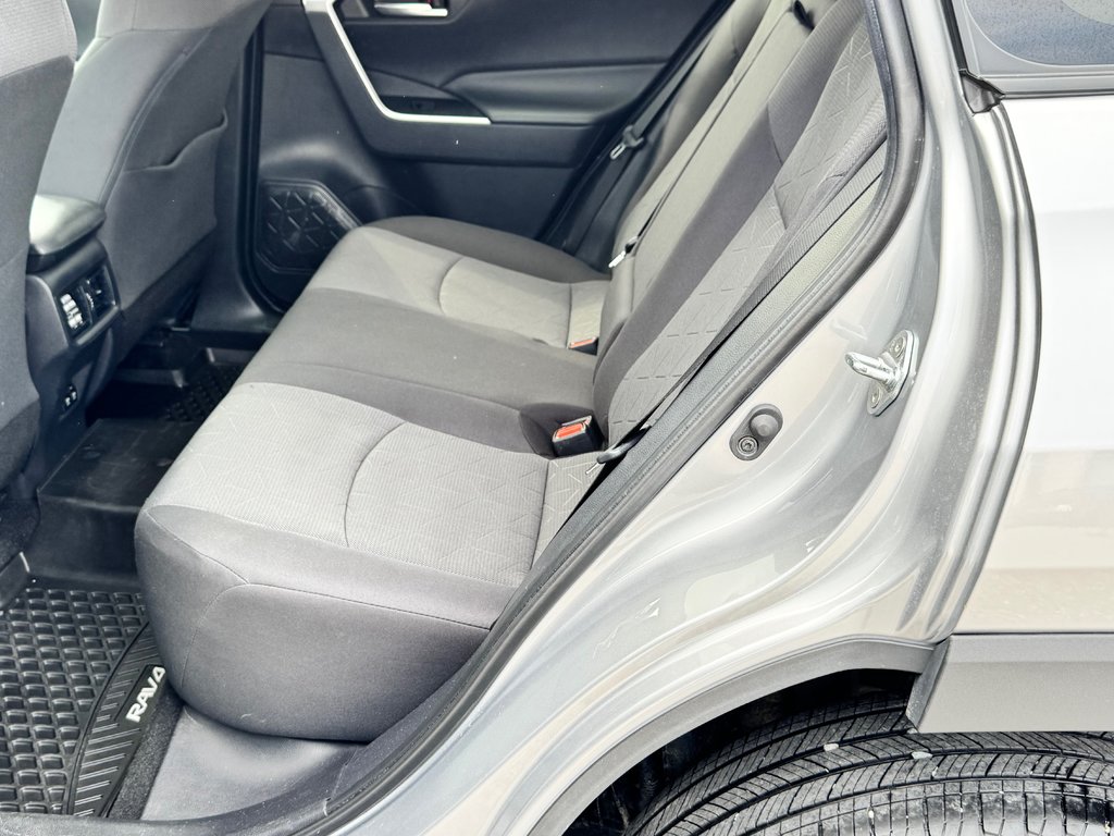 Toyota RAV4 XLE AWD / TRÈS BAS KILOS / FIABILITÉ ASSURÉE / 2019 à Thetford Mines, Québec - 60 - w1024h768px