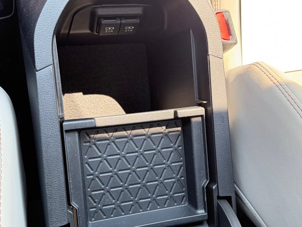 Toyota RAV4 HYBRIDE LIMITED AWD / MEILLEUR PRIX GARANTIS / 2019 à Thetford Mines, Québec - 63 - w1024h768px