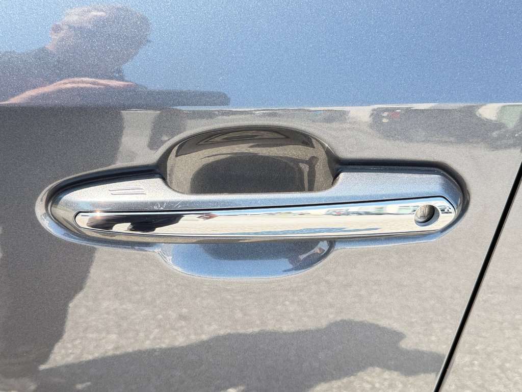 Toyota RAV4 HYBRIDE LIMITED AWD / MEILLEUR PRIX GARANTIS / 2019 à Thetford Mines, Québec - 26 - w1024h768px
