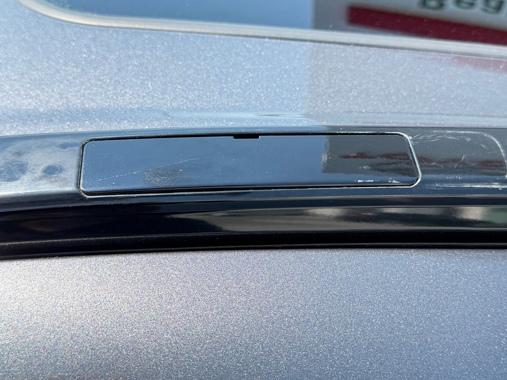 Toyota RAV4 HYBRIDE LIMITED AWD / MEILLEUR PRIX GARANTIS / 2019 à Thetford Mines, Québec - 25 - w1024h768px